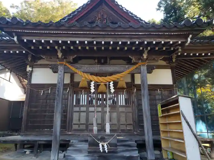 笹津神社の本殿・本堂