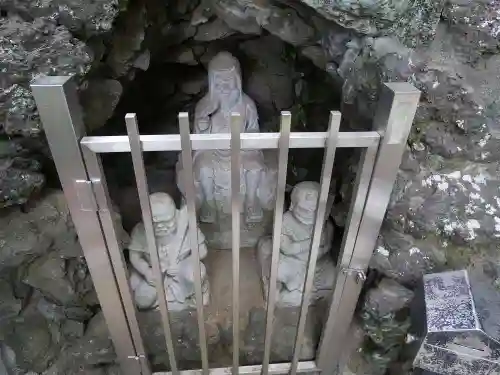 品川神社の像