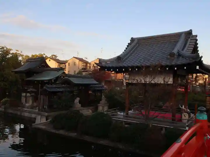 神泉苑の本殿・本堂