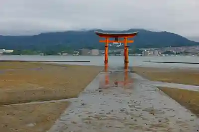 厳島神社の鳥居