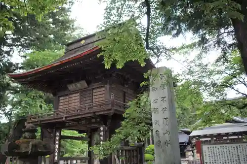 恵林寺の山門