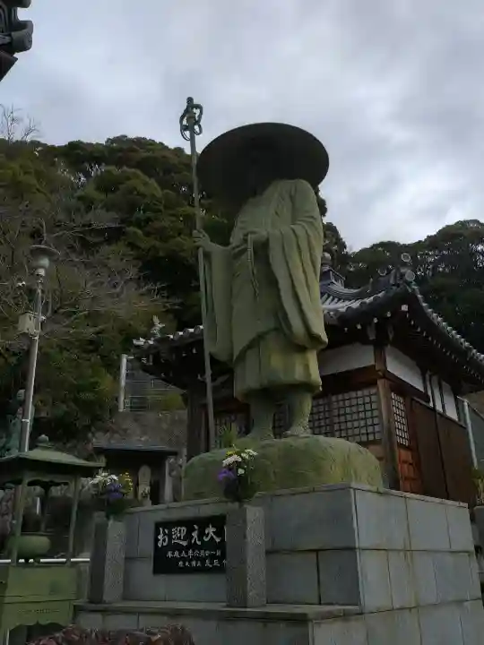 禅林寺の{uncategorized: "未分類", other: "その他", undefined: "問題あり", building: "その他建物", grave: "お墓", sacred_gate: "鳥居", guardian: "狛犬", statue: "像", buddha: "仏像", history: "歴史", nature: "自然", garden: "庭園", animal: "動物", pagoda: "塔", temizu: "手水舎", mountain_gate: "山門・神門", sanctuary: "本殿・本堂", subordinate: "末社・摂社", art: "芸術", scenery: "景色", jizo: "地蔵", ema: "絵馬", goshuin: "御朱印", omikuji: "おみくじ", items: "授与品その他", amulet: "お守り", goshuincho: "御朱印帳", eats: "食事", festival: "お祭り", votive_dance: "神楽", shichigosan: "七五三参", wedding: "結婚式", experience: "体験その他", initially: "初詣", around: "周辺", anti_infection: "感染症対策"}