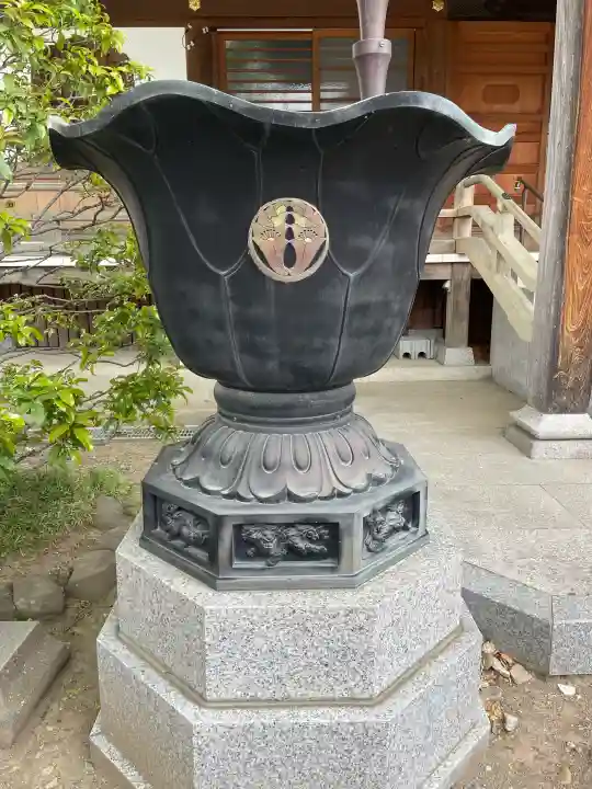 九品寺の{uncategorized: "未分類", other: "その他", undefined: "問題あり", building: "その他建物", grave: "お墓", sacred_gate: "鳥居", guardian: "狛犬", statue: "像", buddha: "仏像", history: "歴史", nature: "自然", garden: "庭園", animal: "動物", pagoda: "塔", temizu: "手水舎", mountain_gate: "山門・神門", sanctuary: "本殿・本堂", subordinate: "末社・摂社", art: "芸術", scenery: "景色", jizo: "地蔵", ema: "絵馬", goshuin: "御朱印", omikuji: "おみくじ", items: "授与品その他", amulet: "お守り", goshuincho: "御朱印帳", eats: "食事", festival: "お祭り", votive_dance: "神楽", shichigosan: "七五三参", wedding: "結婚式", experience: "体験その他", initially: "初詣", around: "周辺", anti_infection: "感染症対策"}