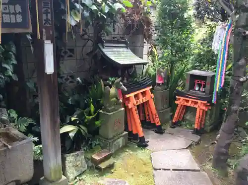 四谷於岩稲荷田宮神社の末社・摂社