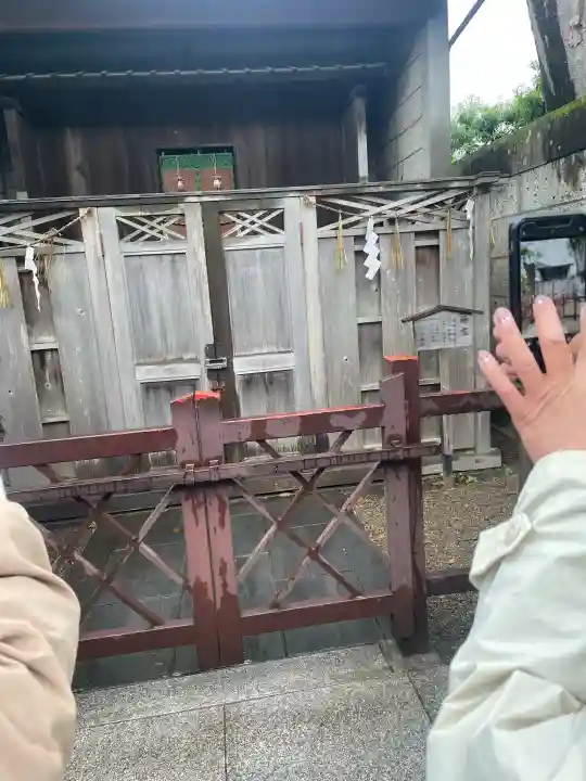 御釜神社の{uncategorized: "未分類", other: "その他", undefined: "問題あり", building: "その他建物", grave: "お墓", sacred_gate: "鳥居", guardian: "狛犬", statue: "像", buddha: "仏像", history: "歴史", nature: "自然", garden: "庭園", animal: "動物", pagoda: "塔", temizu: "手水舎", mountain_gate: "山門・神門", sanctuary: "本殿・本堂", subordinate: "末社・摂社", art: "芸術", scenery: "景色", jizo: "地蔵", ema: "絵馬", goshuin: "御朱印", omikuji: "おみくじ", items: "授与品その他", amulet: "お守り", goshuincho: "御朱印帳", eats: "食事", festival: "お祭り", votive_dance: "神楽", shichigosan: "七五三参", wedding: "結婚式", experience: "体験その他", initially: "初詣", around: "周辺", anti_infection: "感染症対策"}