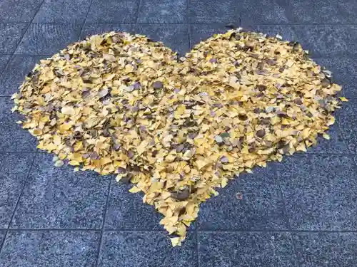 八幡朝見神社の庭園