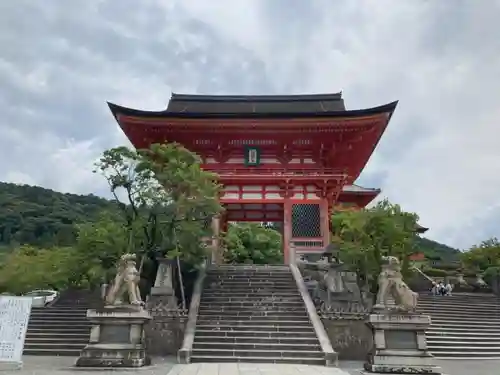 清水寺の山門・神門