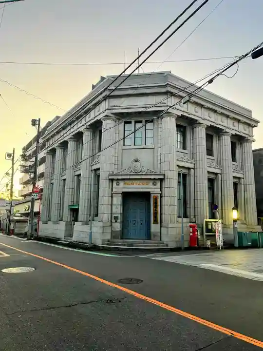 川越熊野神社の{uncategorized: "未分類", other: "その他", undefined: "問題あり", building: "その他建物", grave: "お墓", sacred_gate: "鳥居", guardian: "狛犬", statue: "像", buddha: "仏像", history: "歴史", nature: "自然", garden: "庭園", animal: "動物", pagoda: "塔", temizu: "手水舎", mountain_gate: "山門・神門", sanctuary: "本殿・本堂", subordinate: "末社・摂社", art: "芸術", scenery: "景色", jizo: "地蔵", ema: "絵馬", goshuin: "御朱印", omikuji: "おみくじ", items: "授与品その他", amulet: "お守り", goshuincho: "御朱印帳", eats: "食事", festival: "お祭り", votive_dance: "神楽", shichigosan: "七五三参", wedding: "結婚式", experience: "体験その他", initially: "初詣", around: "周辺", anti_infection: "感染症対策"}