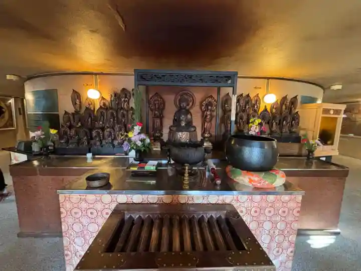 大仏寺の{uncategorized: "未分類", other: "その他", undefined: "問題あり", building: "その他建物", grave: "お墓", sacred_gate: "鳥居", guardian: "狛犬", statue: "像", buddha: "仏像", history: "歴史", nature: "自然", garden: "庭園", animal: "動物", pagoda: "塔", temizu: "手水舎", mountain_gate: "山門・神門", sanctuary: "本殿・本堂", subordinate: "末社・摂社", art: "芸術", scenery: "景色", jizo: "地蔵", ema: "絵馬", goshuin: "御朱印", omikuji: "おみくじ", items: "授与品その他", amulet: "お守り", goshuincho: "御朱印帳", eats: "食事", festival: "お祭り", votive_dance: "神楽", shichigosan: "七五三参", wedding: "結婚式", experience: "体験その他", initially: "初詣", around: "周辺", anti_infection: "感染症対策"}