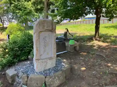 横根稲荷神社の{uncategorized: "未分類", other: "その他", undefined: "問題あり", building: "その他建物", grave: "お墓", sacred_gate: "鳥居", guardian: "狛犬", statue: "像", buddha: "仏像", history: "歴史", nature: "自然", garden: "庭園", animal: "動物", pagoda: "塔", temizu: "手水舎", mountain_gate: "山門・神門", sanctuary: "本殿・本堂", subordinate: "末社・摂社", art: "芸術", scenery: "景色", jizo: "地蔵", ema: "絵馬", goshuin: "御朱印", omikuji: "おみくじ", items: "授与品その他", amulet: "お守り", goshuincho: "御朱印帳", eats: "食事", festival: "お祭り", votive_dance: "神楽", shichigosan: "七五三参", wedding: "結婚式", experience: "体験その他", initially: "初詣", around: "周辺", anti_infection: "感染症対策"}