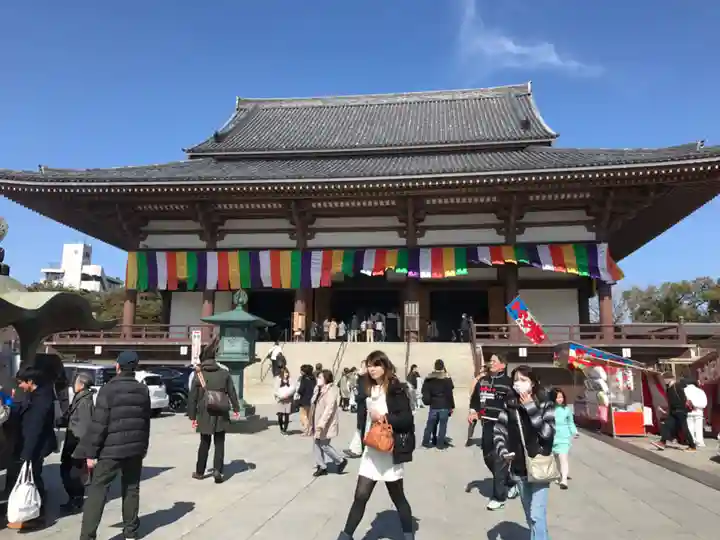 西新井大師総持寺の本殿・本堂