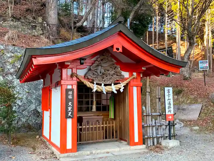 金櫻神社の末社・摂社