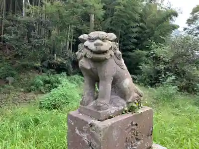諏訪神社の狛犬