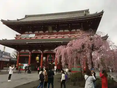 浅草寺の山門・神門