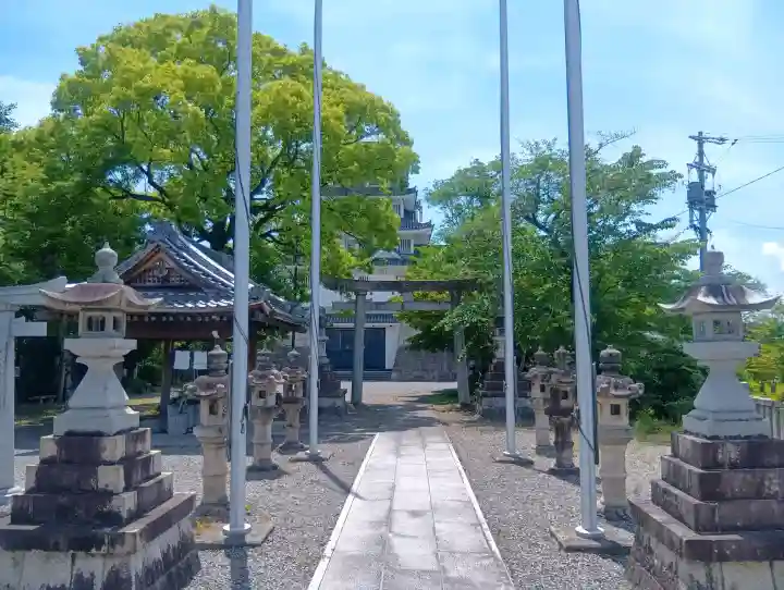 白髭神社の{uncategorized: "未分類", other: "その他", undefined: "問題あり", building: "その他建物", grave: "お墓", sacred_gate: "鳥居", guardian: "狛犬", statue: "像", buddha: "仏像", history: "歴史", nature: "自然", garden: "庭園", animal: "動物", pagoda: "塔", temizu: "手水舎", mountain_gate: "山門・神門", sanctuary: "本殿・本堂", subordinate: "末社・摂社", art: "芸術", scenery: "景色", jizo: "地蔵", ema: "絵馬", goshuin: "御朱印", omikuji: "おみくじ", items: "授与品その他", amulet: "お守り", goshuincho: "御朱印帳", eats: "食事", festival: "お祭り", votive_dance: "神楽", shichigosan: "七五三参", wedding: "結婚式", experience: "体験その他", initially: "初詣", around: "周辺", anti_infection: "感染症対策"}