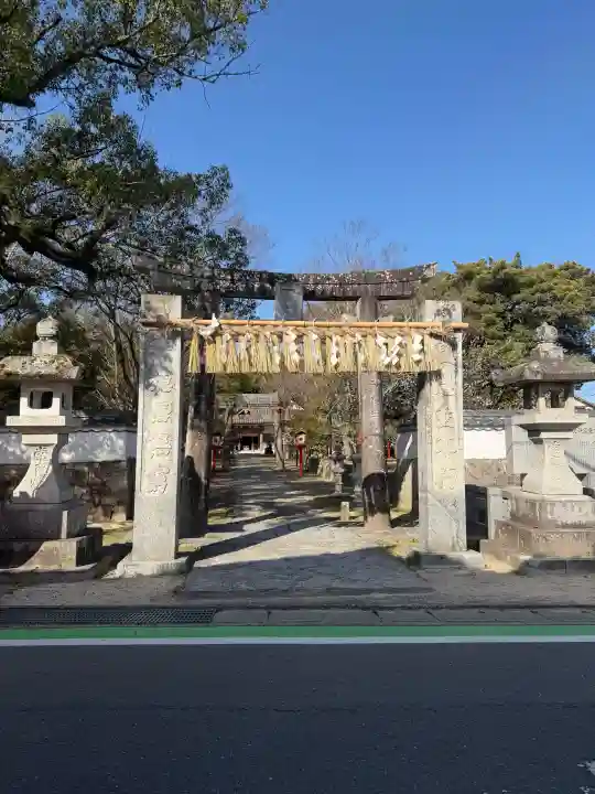 深江神社の{uncategorized: "未分類", other: "その他", undefined: "問題あり", building: "その他建物", grave: "お墓", sacred_gate: "鳥居", guardian: "狛犬", statue: "像", buddha: "仏像", history: "歴史", nature: "自然", garden: "庭園", animal: "動物", pagoda: "塔", temizu: "手水舎", mountain_gate: "山門・神門", sanctuary: "本殿・本堂", subordinate: "末社・摂社", art: "芸術", scenery: "景色", jizo: "地蔵", ema: "絵馬", goshuin: "御朱印", omikuji: "おみくじ", items: "授与品その他", amulet: "お守り", goshuincho: "御朱印帳", eats: "食事", festival: "お祭り", votive_dance: "神楽", shichigosan: "七五三参", wedding: "結婚式", experience: "体験その他", initially: "初詣", around: "周辺", anti_infection: "感染症対策"}