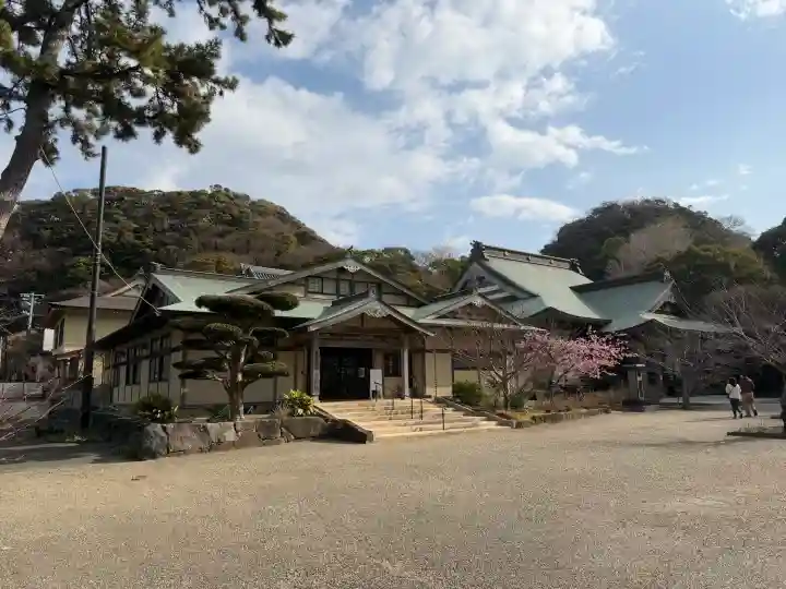 光明寺の{uncategorized: "未分類", other: "その他", undefined: "問題あり", building: "その他建物", grave: "お墓", sacred_gate: "鳥居", guardian: "狛犬", statue: "像", buddha: "仏像", history: "歴史", nature: "自然", garden: "庭園", animal: "動物", pagoda: "塔", temizu: "手水舎", mountain_gate: "山門・神門", sanctuary: "本殿・本堂", subordinate: "末社・摂社", art: "芸術", scenery: "景色", jizo: "地蔵", ema: "絵馬", goshuin: "御朱印", omikuji: "おみくじ", items: "授与品その他", amulet: "お守り", goshuincho: "御朱印帳", eats: "食事", festival: "お祭り", votive_dance: "神楽", shichigosan: "七五三参", wedding: "結婚式", experience: "体験その他", initially: "初詣", around: "周辺", anti_infection: "感染症対策"}