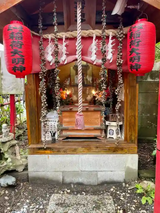 稲荷大明神の{uncategorized: "未分類", other: "その他", undefined: "問題あり", building: "その他建物", grave: "お墓", sacred_gate: "鳥居", guardian: "狛犬", statue: "像", buddha: "仏像", history: "歴史", nature: "自然", garden: "庭園", animal: "動物", pagoda: "塔", temizu: "手水舎", mountain_gate: "山門・神門", sanctuary: "本殿・本堂", subordinate: "末社・摂社", art: "芸術", scenery: "景色", jizo: "地蔵", ema: "絵馬", goshuin: "御朱印", omikuji: "おみくじ", items: "授与品その他", amulet: "お守り", goshuincho: "御朱印帳", eats: "食事", festival: "お祭り", votive_dance: "神楽", shichigosan: "七五三参", wedding: "結婚式", experience: "体験その他", initially: "初詣", around: "周辺", anti_infection: "感染症対策"}