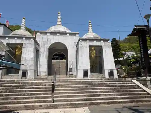 最上稲荷山妙教寺(岡山県)