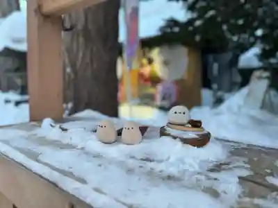 札幌諏訪神社の像