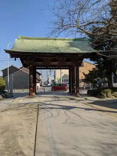 甚目寺の山門