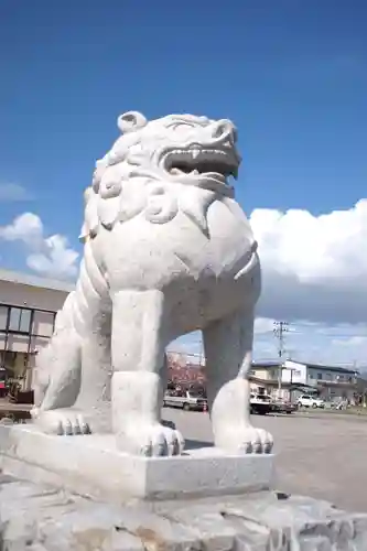 太平山三吉神社総本宮の狛犬