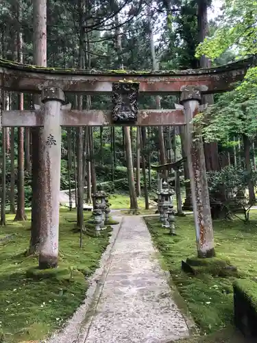 日用神社の鳥居