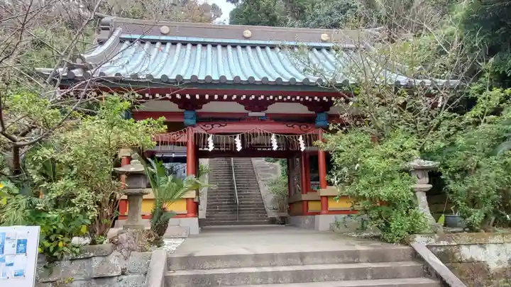 洲崎神社の山門・神門