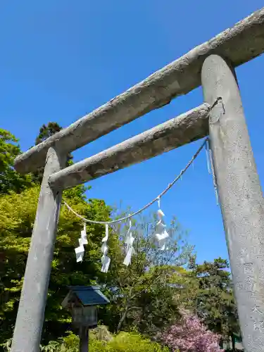 山上大神宮の{uncategorized: "未分類", other: "その他", undefined: "問題あり", building: "その他建物", grave: "お墓", sacred_gate: "鳥居", guardian: "狛犬", statue: "像", buddha: "仏像", history: "歴史", nature: "自然", garden: "庭園", animal: "動物", pagoda: "塔", temizu: "手水舎", mountain_gate: "山門・神門", sanctuary: "本殿・本堂", subordinate: "末社・摂社", art: "芸術", scenery: "景色", jizo: "地蔵", ema: "絵馬", goshuin: "御朱印", omikuji: "おみくじ", items: "授与品その他", amulet: "お守り", goshuincho: "御朱印帳", eats: "食事", festival: "お祭り", votive_dance: "神楽", shichigosan: "七五三参", wedding: "結婚式", experience: "体験その他", initially: "初詣", around: "周辺", anti_infection: "感染症対策"}