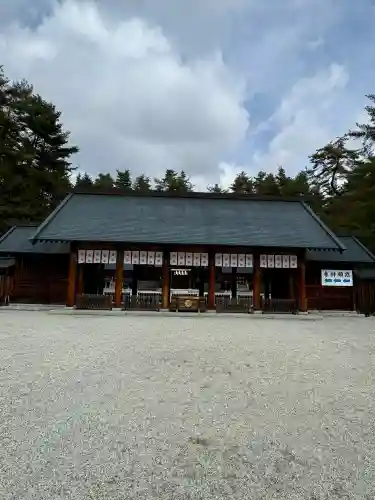 身曾岐神社の{uncategorized: "未分類", other: "その他", undefined: "問題あり", building: "その他建物", grave: "お墓", sacred_gate: "鳥居", guardian: "狛犬", statue: "像", buddha: "仏像", history: "歴史", nature: "自然", garden: "庭園", animal: "動物", pagoda: "塔", temizu: "手水舎", mountain_gate: "山門・神門", sanctuary: "本殿・本堂", subordinate: "末社・摂社", art: "芸術", scenery: "景色", jizo: "地蔵", ema: "絵馬", goshuin: "御朱印", omikuji: "おみくじ", items: "授与品その他", amulet: "お守り", goshuincho: "御朱印帳", eats: "食事", festival: "お祭り", votive_dance: "神楽", shichigosan: "七五三参", wedding: "結婚式", experience: "体験その他", initially: "初詣", around: "周辺", anti_infection: "感染症対策"}