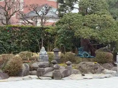 里之宮 湯殿山神社の{uncategorized: "未分類", other: "その他", undefined: "問題あり", building: "その他建物", grave: "お墓", sacred_gate: "鳥居", guardian: "狛犬", statue: "像", buddha: "仏像", history: "歴史", nature: "自然", garden: "庭園", animal: "動物", pagoda: "塔", temizu: "手水舎", mountain_gate: "山門・神門", sanctuary: "本殿・本堂", subordinate: "末社・摂社", art: "芸術", scenery: "景色", jizo: "地蔵", ema: "絵馬", goshuin: "御朱印", omikuji: "おみくじ", items: "授与品その他", amulet: "お守り", goshuincho: "御朱印帳", eats: "食事", festival: "お祭り", votive_dance: "神楽", shichigosan: "七五三参", wedding: "結婚式", experience: "体験その他", initially: "初詣", around: "周辺", anti_infection: "感染症対策"}