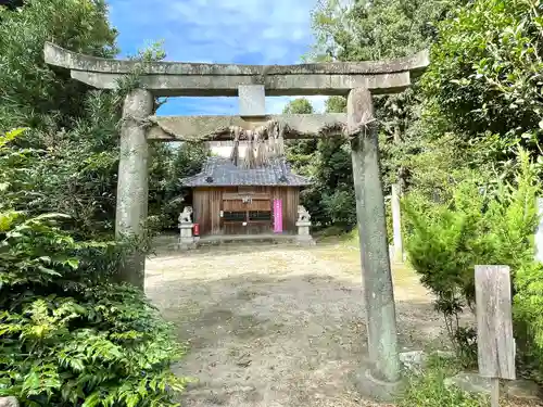 庄村波多神社の鳥居