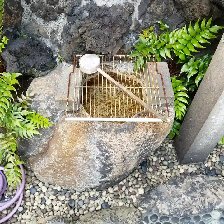 篠塚稲荷神社の手水舎