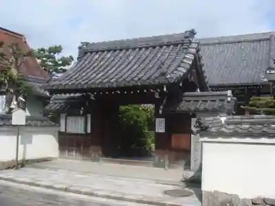 蓮瑞寺の山門・神門