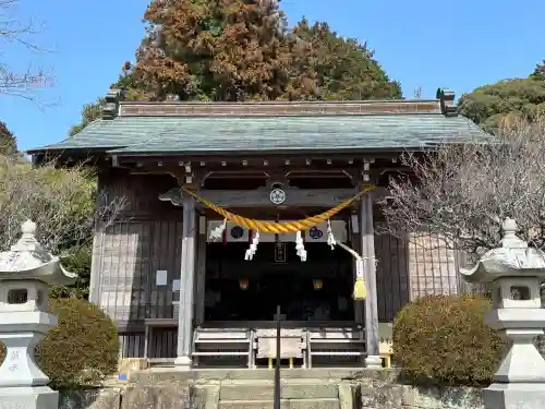 谷崎天神社の{uncategorized: "未分類", other: "その他", undefined: "問題あり", building: "その他建物", grave: "お墓", sacred_gate: "鳥居", guardian: "狛犬", statue: "像", buddha: "仏像", history: "歴史", nature: "自然", garden: "庭園", animal: "動物", pagoda: "塔", temizu: "手水舎", mountain_gate: "山門・神門", sanctuary: "本殿・本堂", subordinate: "末社・摂社", art: "芸術", scenery: "景色", jizo: "地蔵", ema: "絵馬", goshuin: "御朱印", omikuji: "おみくじ", items: "授与品その他", amulet: "お守り", goshuincho: "御朱印帳", eats: "食事", festival: "お祭り", votive_dance: "神楽", shichigosan: "七五三参", wedding: "結婚式", experience: "体験その他", initially: "初詣", around: "周辺", anti_infection: "感染症対策"}