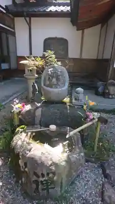安養寺の手水舎