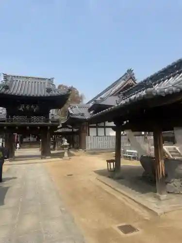 圓明寺（円明寺）の{uncategorized: "未分類", other: "その他", undefined: "問題あり", building: "その他建物", grave: "お墓", sacred_gate: "鳥居", guardian: "狛犬", statue: "像", buddha: "仏像", history: "歴史", nature: "自然", garden: "庭園", animal: "動物", pagoda: "塔", temizu: "手水舎", mountain_gate: "山門・神門", sanctuary: "本殿・本堂", subordinate: "末社・摂社", art: "芸術", scenery: "景色", jizo: "地蔵", ema: "絵馬", goshuin: "御朱印", omikuji: "おみくじ", items: "授与品その他", amulet: "お守り", goshuincho: "御朱印帳", eats: "食事", festival: "お祭り", votive_dance: "神楽", shichigosan: "七五三参", wedding: "結婚式", experience: "体験その他", initially: "初詣", around: "周辺", anti_infection: "感染症対策"}