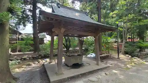 大井俣窪八幡神社の手水舎