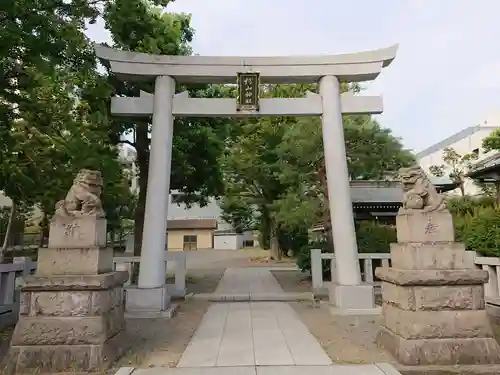 大棚・中川杉山神社の鳥居