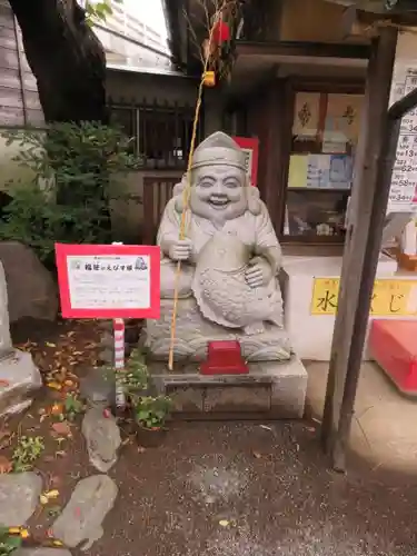 平塚三嶋神社の像