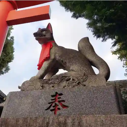 京濱伏見稲荷神社の狛犬