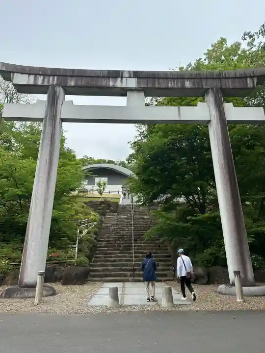 常陸国出雲大社の{uncategorized: "未分類", other: "その他", undefined: "問題あり", building: "その他建物", grave: "お墓", sacred_gate: "鳥居", guardian: "狛犬", statue: "像", buddha: "仏像", history: "歴史", nature: "自然", garden: "庭園", animal: "動物", pagoda: "塔", temizu: "手水舎", mountain_gate: "山門・神門", sanctuary: "本殿・本堂", subordinate: "末社・摂社", art: "芸術", scenery: "景色", jizo: "地蔵", ema: "絵馬", goshuin: "御朱印", omikuji: "おみくじ", items: "授与品その他", amulet: "お守り", goshuincho: "御朱印帳", eats: "食事", festival: "お祭り", votive_dance: "神楽", shichigosan: "七五三参", wedding: "結婚式", experience: "体験その他", initially: "初詣", around: "周辺", anti_infection: "感染症対策"}