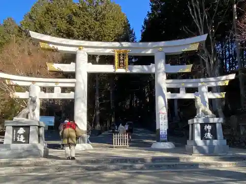三峯神社の{uncategorized: "未分類", other: "その他", undefined: "問題あり", building: "その他建物", grave: "お墓", sacred_gate: "鳥居", guardian: "狛犬", statue: "像", buddha: "仏像", history: "歴史", nature: "自然", garden: "庭園", animal: "動物", pagoda: "塔", temizu: "手水舎", mountain_gate: "山門・神門", sanctuary: "本殿・本堂", subordinate: "末社・摂社", art: "芸術", scenery: "景色", jizo: "地蔵", ema: "絵馬", goshuin: "御朱印", omikuji: "おみくじ", items: "授与品その他", amulet: "お守り", goshuincho: "御朱印帳", eats: "食事", festival: "お祭り", votive_dance: "神楽", shichigosan: "七五三参", wedding: "結婚式", experience: "体験その他", initially: "初詣", around: "周辺", anti_infection: "感染症対策"}