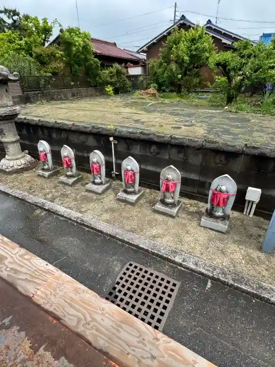 福昌寺の{uncategorized: "未分類", other: "その他", undefined: "問題あり", building: "その他建物", grave: "お墓", sacred_gate: "鳥居", guardian: "狛犬", statue: "像", buddha: "仏像", history: "歴史", nature: "自然", garden: "庭園", animal: "動物", pagoda: "塔", temizu: "手水舎", mountain_gate: "山門・神門", sanctuary: "本殿・本堂", subordinate: "末社・摂社", art: "芸術", scenery: "景色", jizo: "地蔵", ema: "絵馬", goshuin: "御朱印", omikuji: "おみくじ", items: "授与品その他", amulet: "お守り", goshuincho: "御朱印帳", eats: "食事", festival: "お祭り", votive_dance: "神楽", shichigosan: "七五三参", wedding: "結婚式", experience: "体験その他", initially: "初詣", around: "周辺", anti_infection: "感染症対策"}