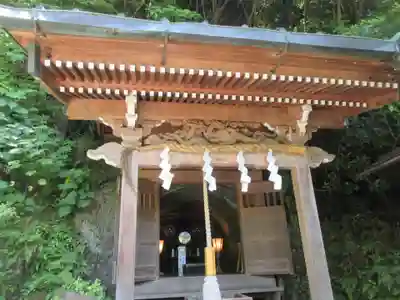 銭洗弁財天宇賀福神社(神奈川県)