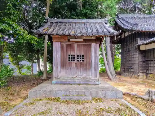 神明社（羽塚町）の末社・摂社
