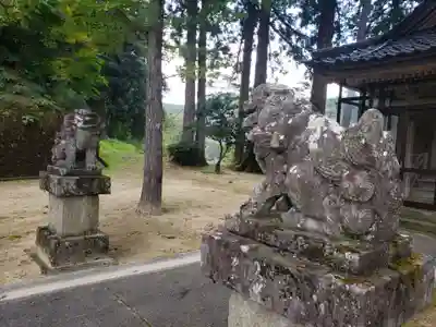 宇志多気社の狛犬