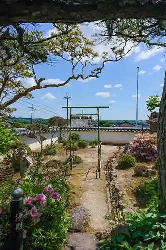 神谷稲荷明神社の鳥居