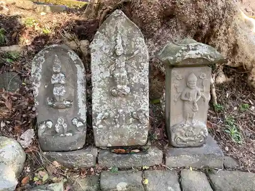 八雲神社の仏像