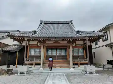 西法寺の本殿・本堂